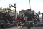 044 596-5 (44 596) und 050 259-1 (50 259) im Bw Gremberg. (05.06.1975) <i>Foto: Peter Schiffer</i>
