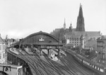 Blick auf Köln Hbf mit Rheingold und Dom. (1932) <i>Foto: RVM</i>