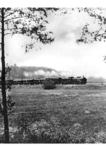 38 2427 vor P 807 bei Blankenstein an der Ruhr. Die Strecke zwischen Hattingen und Wengern dient heute als Museumsbahn der Deutschen Gesellschaft für Eisenbahngeschichte. (1933) <i>Foto: DLA Darmstadt</i>