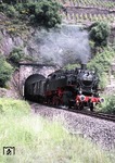 086 521-2 (86 521) verlässt mit einem Sonderzug den Mayschosser Tunnel im Ahrtal. (31.05.1971) <i>Foto: Peter Schiffer</i>