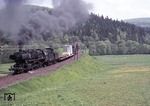 052 404-1 kachelt vor Ng 64505 durch die bekannte Fotokurve bei Büdingen (Erbach/Ww). (17.05.1975) <i>Foto: Peter Schiffer</i>