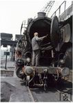 051 444 (50 1444) beim Restaurieren im Bw Gremberg. (05.06.1975) <i>Foto: Peter Schiffer</i>