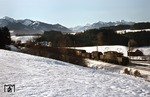 194 054 in winterlicher Alpenlandschaft bei Bergen/Obb. (21.12.1974) <i>Foto: Peter Schiffer</i>