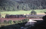 053 132 (50 3132) vor Dm 80045 (Brüssel - Siegen) bei Kleehahn an der Sieg. (06.08.1974) <i>Foto: Peter Schiffer</i>