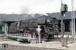 Die Erfurter 01 0529-6 wendet auf der Drehscheibe des Bw Bebra. (27.03.1973) <i>Foto: Wolfgang Bügel</i>