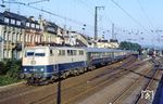 111 020 fährt mit D 220 "Donau-Kurier" (Wien Westbahnhof – Dortmund) aus dem Bahnhof Remagen. (09.07.1982) <i>Foto: Wolfgang Bügel</i>