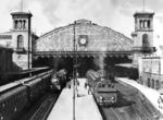 Zwei Vorortzüge mit pr. T 12 (Baureihe 74) im Potsdamer Bahnhof von Berlin. Vergleiche hierzu auch die Aufnahmen von März 1945. (1925) <i>Foto: RVM</i>