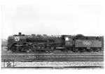 Im Jahr 1932 versuchte die Deutsche Reichsbahn durch die Verwendung hochfester Stähle den Kesseldruck zu steigern. Die von der Firma Krupp gebauten Versuchsfahrzeuge 04 001 und 002 wiesen jedoch nach kurzer Zeit Schäden an der Feuerbüchse auf, sodass man den Druck ab 1935 wieder herabsetzte und ihnen die Betriebsnummern 02 101 und 02 102 zuwies. Am 03.04.1939 explodierte der Kessel der 02 102 aufgrund von Wassermangel; daraufhin wurden beide Maschinen ausgemustert.  (1936) <i>Foto: Hermann Maey</i>