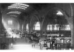 Blick in die Halle des Leipziger Hauptbahnhofs, der mit einer Grundfläche von 83640 m² der flächenmäßig größte Kopfbahnhof Europas ist. (1934) <i>Foto: RVM</i>