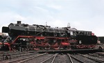 01 211 am denkwürdigen 17. Juni 1953 auf der Drehscheibe des Aw Frankfurt-Nied. (17.06.1953) <i>Foto: A. Wagner</i>