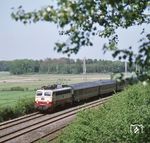 112 495 (Bw Dortmund Bbf) mit einem Schnellzug bei Neubeckum. (13.05.1975) <i>Foto: Johannes Glöckner</i>