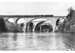 Eine unbekannte 18.4 überquert auf dem Weg nach München die Illerbrücke in Kempten, kurz hinter dem Hauptbahnhof. (1930) <i>Foto: RVM</i>