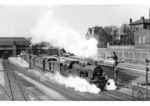 78 329 verlässt unter ihrer alten Betriebsnummer Nr.1 der Eutin-Lübecker Eisenbahn (ELE) vor P 876 den Lübecker Hauptbahnhof. Das 41 km lange Streckennetz der ELE wurde am 01. Januar 1941 verstaatlicht und von der Deutschen Reichsbahn übernommen. (1939) <i>Foto: DLA Darmstadt (Bellingrodt)</i>