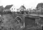 Brückenbelastungstest mittels zweier Dampfwalzen an der Strecke Dülmen - Münster. (1951) <i>Foto: Willi Marotz</i>