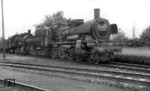 Die letzte Kölner P 8 war 38 1889 (038 889-2), die zum Ende ihrer aktiven Dienstzeit noch kurzzeitig vom Bw Köln-Deutzerfeld nach Gremberg umstationiert wurde und dort nur noch spoardisch als Hilfszuglok eingesetzt wurde. (06.1969) <i>Foto: Peter Deicke</i>