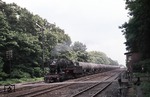 050 964-6 (50 964) durchfährt mit Ölzug Gag 57490 den Überholungsbahnhof Hämelerwald. (16.07.1975) <i>Foto: Peter Schiffer</i>