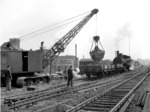 Ein Arbeitszug mit einer pr. G7.1 (BR 55.0) hilft bei der Beseitigung von Kriegsschäden in Essen Hbf. (1950) <i>Foto: Willi Marotz</i>