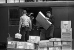 Expressgutverladung im Bahnhof Hamburg-Altona. (1961) <i>Foto: Walter Hollnagel</i>
