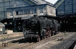 01 2165-7 hat soeben D 370 "Pannonia-Express" aus Dresden nach Berlin-Ostbahnhof gebracht und setzt nun vom Zug ab. (24.08.1976) <i>Foto: Peter Schiffer</i>
