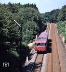 Eine dreiteilige 798/998-Einheit passiert als N 6221 aus Remscheid-Lennep das Einfahrsignal von Bergisch Born. (30.08.1979) <i>Foto: Johannes Glöckner</i>