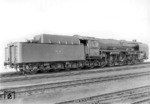 05 003 nach dem Umbau in Regelausführung im Werk der BLW in Henningsdorf bei Berlin. (1944) <i>Foto: Slg. Tiemann</i>
