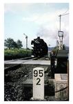 044 210-3 passiert auf falschem Gleis die Blockstelle Vogelberg bei Harriehausen zwischen Bad Gandersheim und Seesen. (11.05.1976) <i>Foto: Gerhard</i>