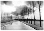 64 088 überquert vor P 2509 die Erftbrücke bei Bergheim am Niederrhein. (1933) <i>Foto: DLA Darmstadt</i>