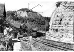 E 44 031 passiert den Streckenposten 70 auf der Geislinger Steige zwischen Geislingen und Amstetten. (1938) <i>Foto: RVM</i>