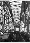 Ein VT 04 als FDt 17 "Fliegender Kölner" auf der Hohenzollernbrücke in Köln. (1936) <i>Foto: RVM (Felten)</i>
