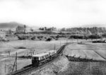 Ein unbekannter Triebwagen auf der Strecke Deutsch Wette - Ziegenhals am Fuße des Altvatergebirges in Oberschlesien. (1936) <i>Foto: RVM</i>