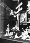 Werbefenster der DB beim Modehaus Leffers in Münster. (1961) <i>Foto: Quebe</i>