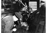 Lokführer und Heizer auf einer Schnellzuglok. (1935) <i>Foto: RVM</i>