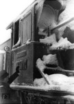 Noch mit ihrer Originalbeschilderung vom Bw Wustermark war 57 3387 am 15. Oktober 1942 nach Minsk abgegeben worden. Nach einem kurzen Gastspiel dort wurde die Lok ab Februar 1943 an die Bulgarische Staatsbahn verliehen und blieb nach dem Krieg in Griechenland. Das Foto entstand in Minsk. (1943) <i>Foto: RVM (Donath)</i>