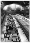 Blick in die imposante Bahnhofshalle des Hamburger Hauptbahnhofs. (1935) <i>Foto: RVM (Hollnagel)</i>