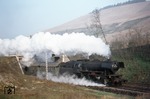 023 020-1 vor dem morgendlichen N 5884 nach Würzburg (Ankunft 6.37 Uhr) bei Gerlachsheim. (22.04.1975) <i>Foto: Peter Schiffer</i>