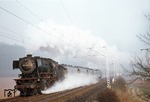 Pünktlich um 6.26 Uhr erklimmt 023 039-1 vor N 5886 nach Würzburg die Steigung zwischen Grünsfeld und Zimmern. (23.04.1975) <i>Foto: Peter Schiffer</i>