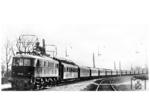 E 18 07 mit einem 680 t-Meßzug auf der Strecke München - Stuttgart im Bahnhof Gabelbach. (03.03.1936) <i>Foto: RVM</i>
