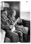 Reisende im 2. Klasseabteil der Deutschen Reichsbahn. (1935) <i>Foto: RVM</i>