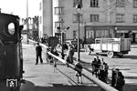 Blick aus 91 1940 auf 91 1941 am Bahnübergang an der St. Georg-Straße in Rostock. (1933) <i>Foto: Karl Eschenburg</i>