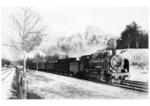 38 3768 mit einem Personenzug Bremen - Hannover bei Eilvese an der Leine. (02.1933) <i>Foto: Rudolf Kreutzer</i>
