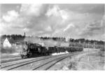 56 566 läuft vor P 1162 im Bahnhof Rösrath/Agger (Strecke Dieringhausen - Köln) ein. (24.02.1951) <i>Foto: Carl Bellingrodt</i>