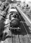 Die 1920 bei Hartmann gebaute 38 264 mit einem Personenzug bei Chemnitz. (1934) <i>Foto: Werner Hubert</i>