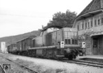 290 137-9 (Bw Heilbronn) mit einem Übergabezug nach Künzelsau im Bahnhof Forchtenberg. (27.09.1969) <i>Foto: Wolfgang Bügel</i>