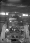 E 40 064 beim Aufrahmen im Aw Opladen. (1964) <i>Foto: Slg. Eisenbahnstiftung</i>