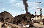52 8146-4 vor P 9075 nach Altenburg in Gera Hbf. (10.10.1978) <i>Foto: Peter Schiffer</i>