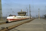 175 015/013 (VT 18.16) läuft als Schnelltriebwagen Berlin - Karlsbad (ex "Karlex") in Leipzig Hbf ein. (11.10.1978) <i>Foto: Peter Schiffer</i>