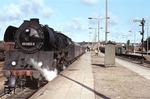 03 0058-2 (03 1058) steht vor dem D 715 nach Leipzig im Bahnhof Stralsund. (17.09.1978) <i>Foto: Peter Schiffer</i>