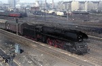 01 1511-3 (01 511) vor Gex 2650 (Gepäck- und Expreßgut-Zug) in Berlin-Warschauer Straße. (04.04.1979) <i>Foto: Peter Schiffer</i>