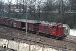 Ursprünglich für die Eisenbahnen des Saarlandes beschafft und aus der Baureihe Y 9100 (später 51100) der SNCF entwickelt, verdienten die letzten Loks der Baureihe V 45 (245) ihr Gnadenbrot in verschiedenen Ausbesserungswerken, wie hier 245 004-7 im Güterwagen-Aw Paderborn-Nord. (18.04.1979) <i>Foto: Peter Schiffer</i>