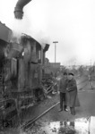 "Der General" alias GKB 680 beim Wassernehmen im Bw Hamburg-Harburg. (15.02.1962) <i>Foto: Walter Hollnagel</i>